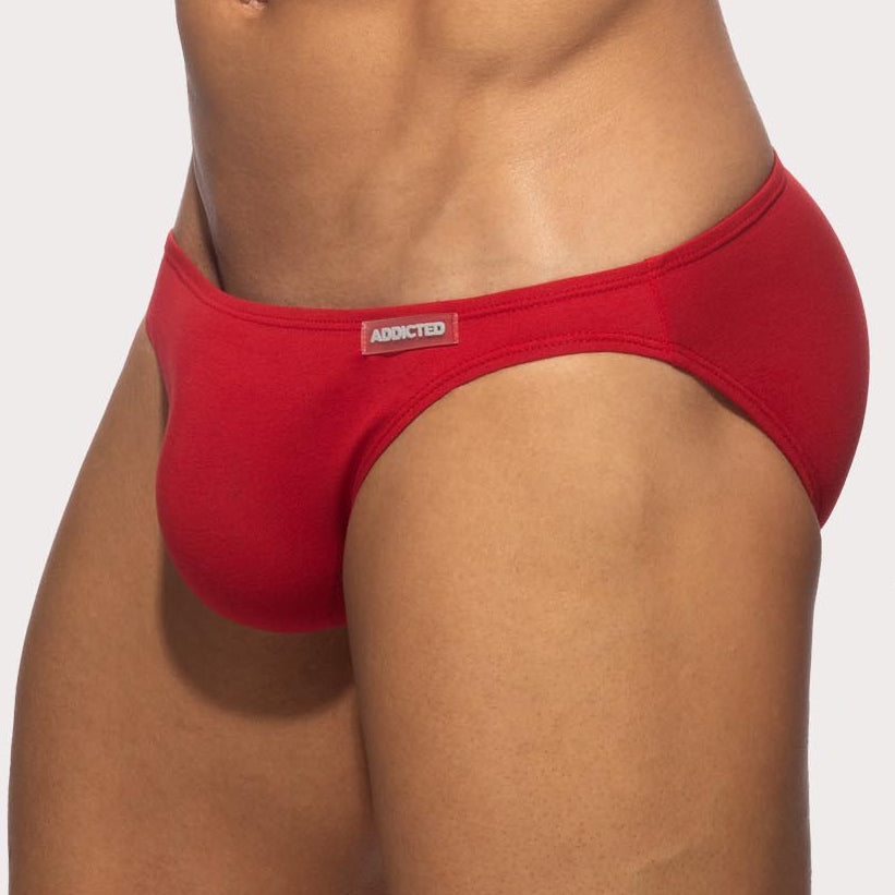 tief geschnittener Mini Slip 'COTTON BIKINI BRIEF' von Addicted Underwear in rot, Frontansicht, side