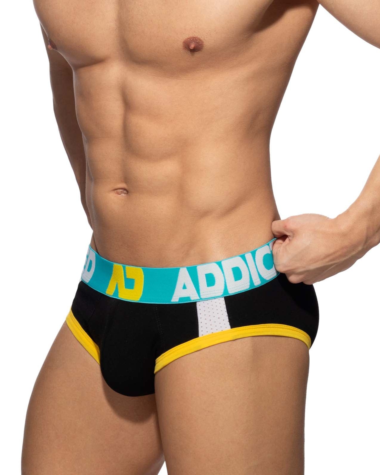Addicted Sports Padded Brief - sportlicher Männer Slip mit Push-Up Einlage, schwarz