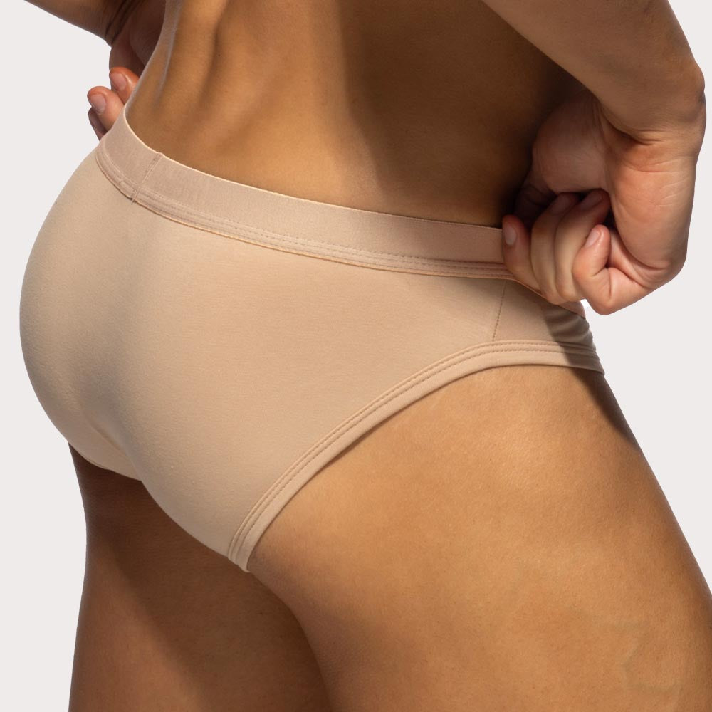 Addicted Essential AD Bikini Brief - Herren Slip aus weicher Baumwolle mit schmalem Hüftband und AD Logo in beige, back