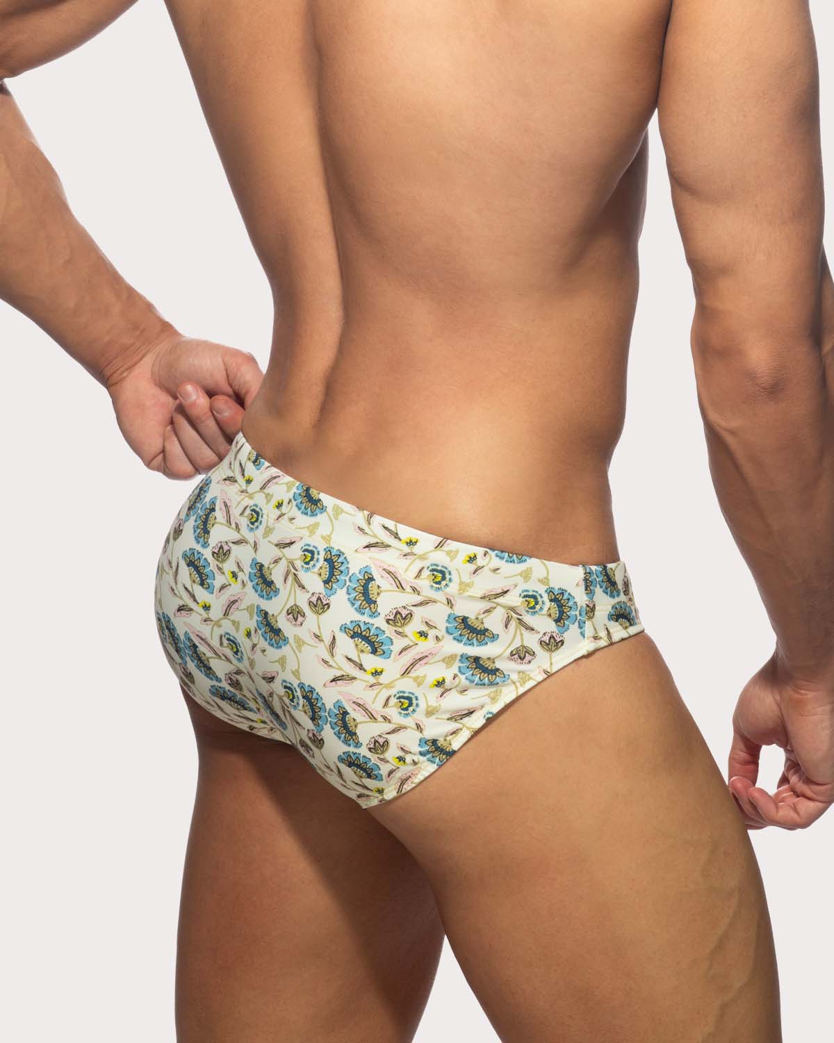 Addicted Spring Flowers Swim Brief - Herren Badeslip in floralem Muster mit herausnehmbarer Push-Up Einlage, back