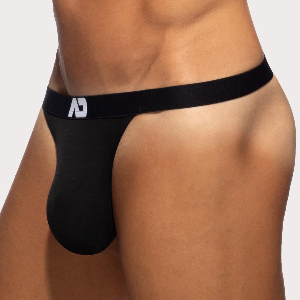 Addicted Bamboo Skin Layer Thong - Herren String-Tanga aus weicher Bambus-Viskose mit großzügigem Front-Pouch in schwarz. side