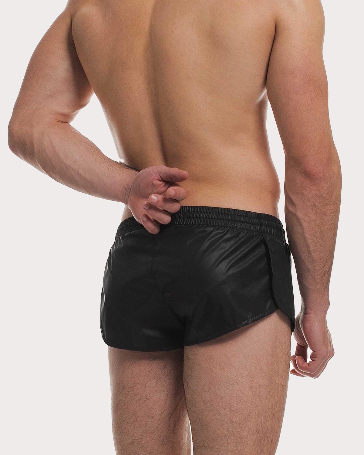 Modus Vivendi Plain Jogging Cut Swim Shorts - Extra kurze Badeshorts für Männer im Retro Style in schwarz, back